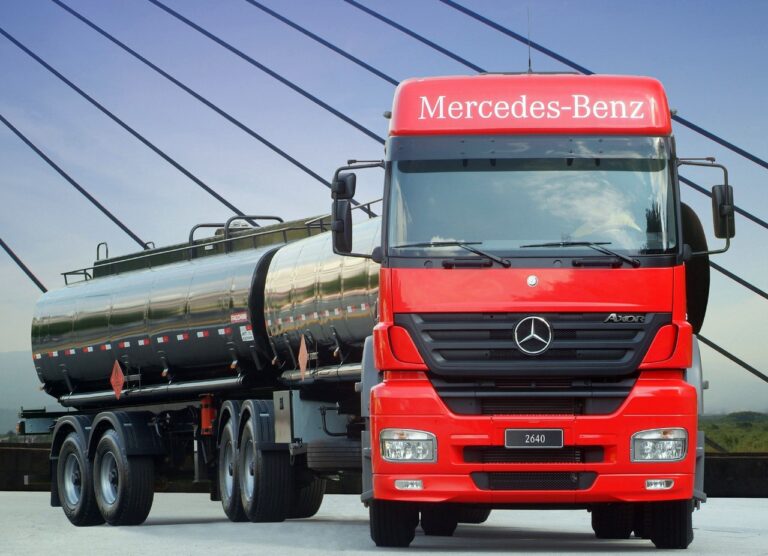 Mercedes-Benz-Truck-Head-Tangki