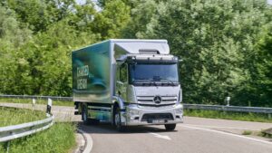 Mercedes-Benz-Truck-cargo